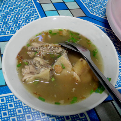 Sop Ayam Pak Min Klaten Brutu Pechok Dengan Nasi Gambar 1