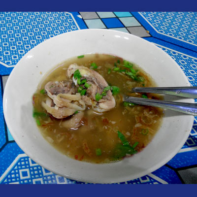 Sop Ayam Pak Min Klaten Cakar Dengan Nasi Gambar 1