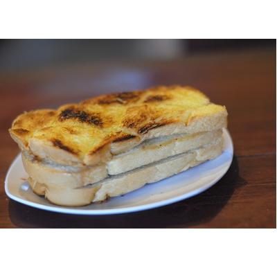 Roti Bakar Corned Beef Beverly Hills Varian Roti Gandum Gambar 2