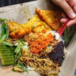 Bebek Potongan Besar Paha Dengan Nasi Sego Saduk Suroboyo Gambar 1